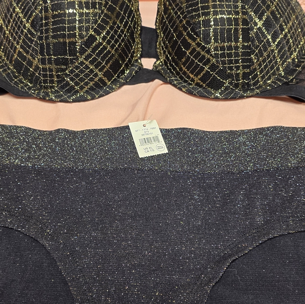 Women's Victoria Secret Bra & Aerie Panty Set - Picture 2 of 8